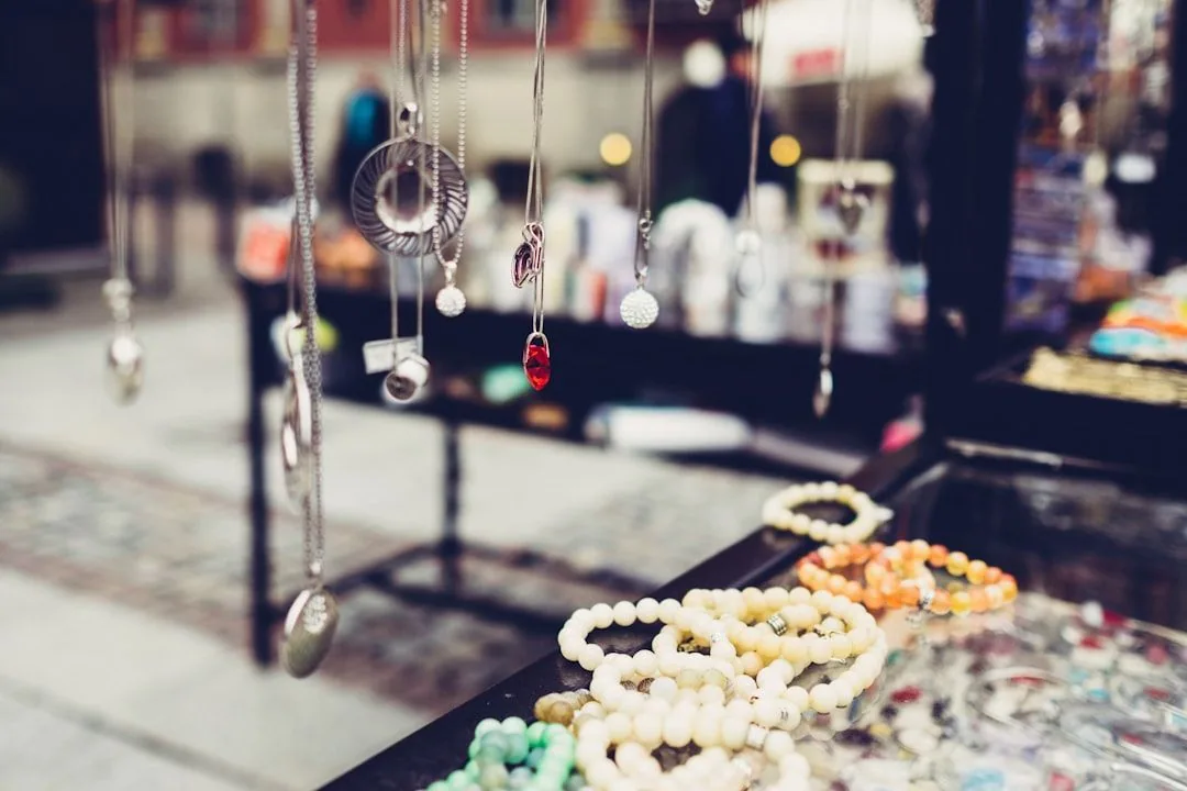 Symbolbild Schmuck und Uhren