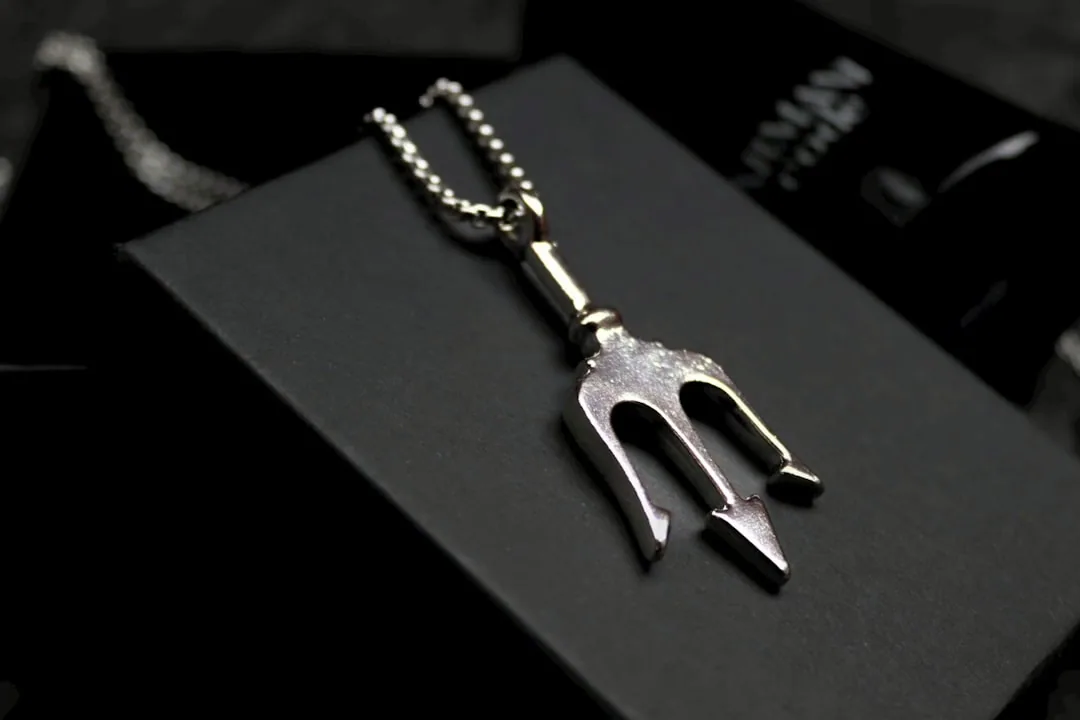 Symbolbild Schmuck und Uhren