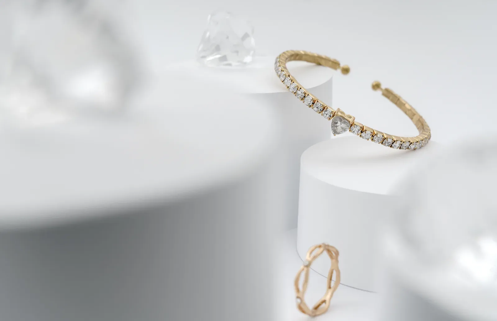 Symbolbild Schmuck und Uhren